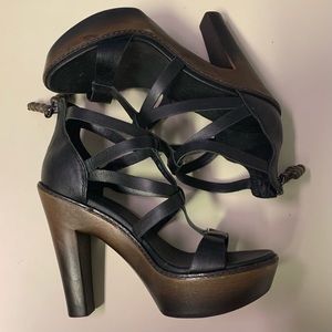 UGG Clunky Chunky Heel Sandals Clog Black Leather - size 7.5